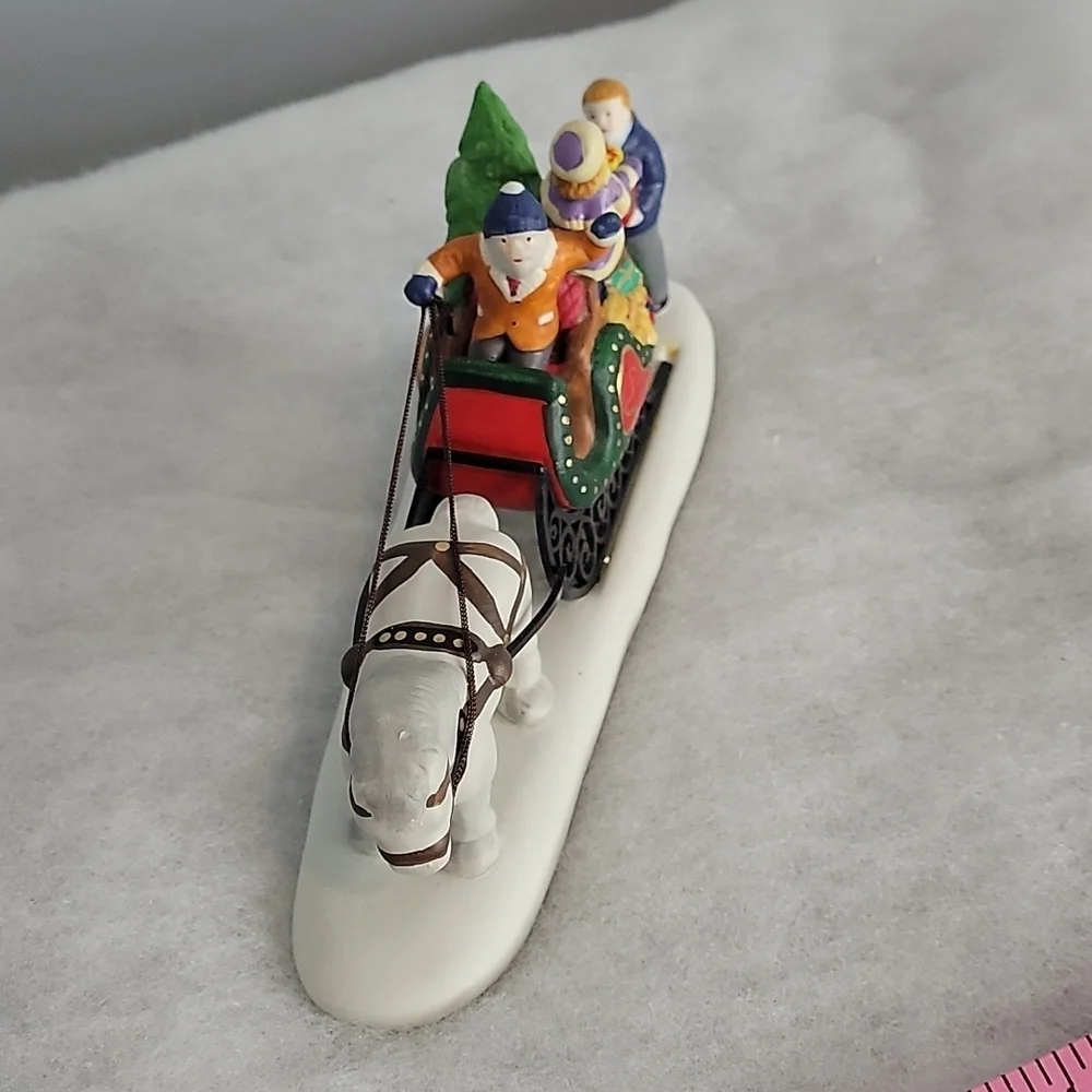 1997 Vintage Lemax Dickensvale Porcelain Loading the Gifts Figurine Collectible